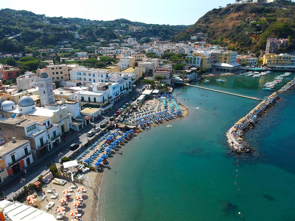 Celestina Ischia *